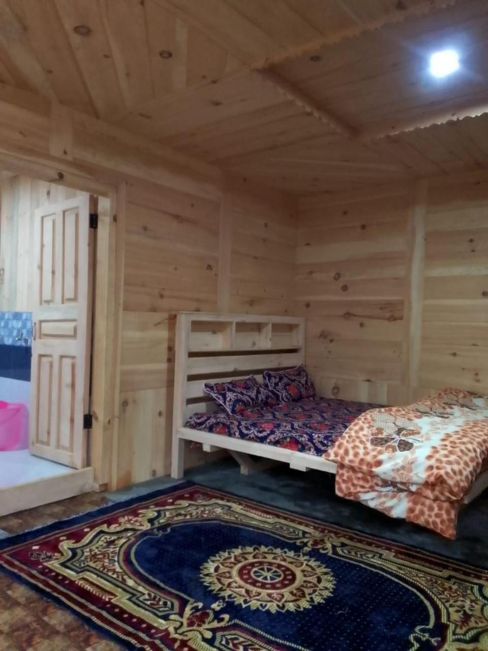 Riverbank Hotel Taobut Neelum Valley Azad Kashmir Taobat Bagian luar foto